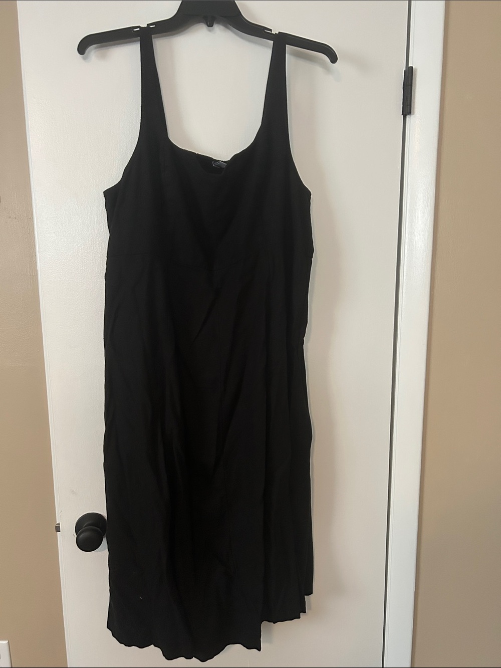 Black Sleeveless Midi Dress